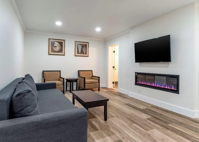 Best Western Carmel'S Town House Lodge