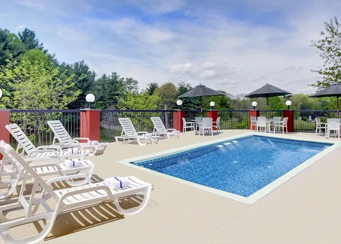 Clarion Pointe Biltmore Village