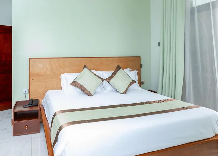 Ngabu Hotel