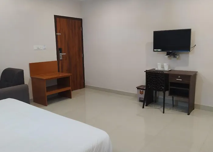 Gateway Airport Hotel