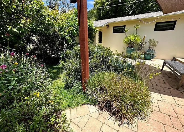 Couples Cottage L Steps To Downtown