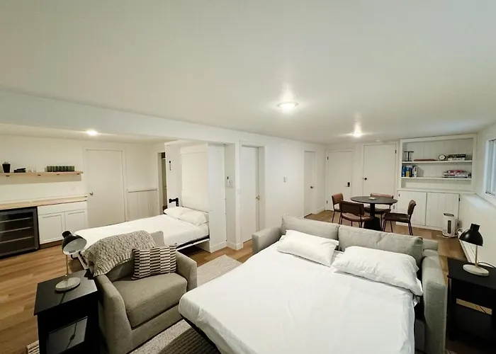 Downtown Sister Bay New Listing - Cardinal Retreat