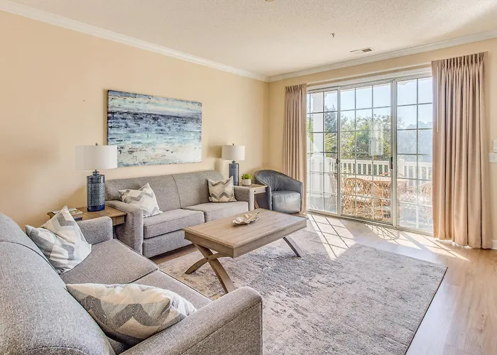 Beach Shuttle & Pool: North Myrtle Beach Condo!