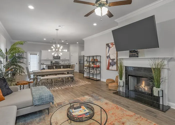 Luxe, Central, & Contemporary - A Modern Utopia! Tv In Each Room