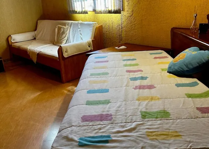 Lindo Studio em Casa de Alto Padrão Jd Marajoara
