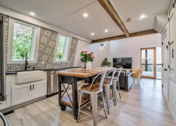 Modern Cabin With View, Pet-Friendly, Close To Town