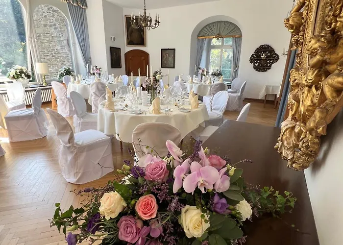 Hotel Und Restaurant Burg Schnellenberg