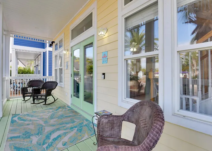 Santa Rosa Beach House W/ Spacious Deck