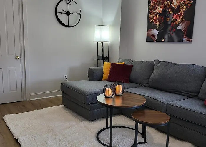 Center To All 2 Bedroom Near Hospitals, Colleges, Restaurants, Events