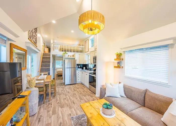 Rainforest Tiny Home Retreat Boho