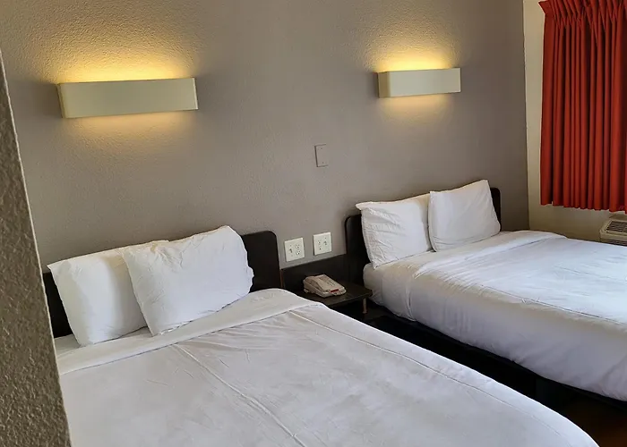Super 8 By Wyndham Santa Clara