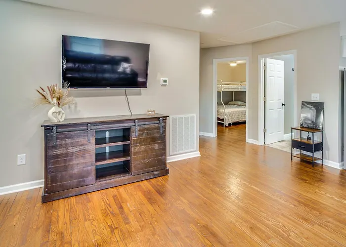 Home 14 Mi To Highpoint Health W/ Fenced Yard!