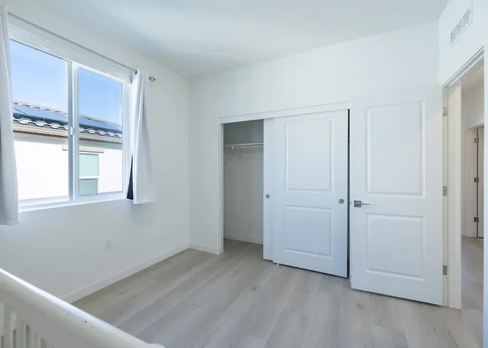 Modern Charming 4Br Home, Family Friendly, Office Space, Fast Wifi, Free Parking