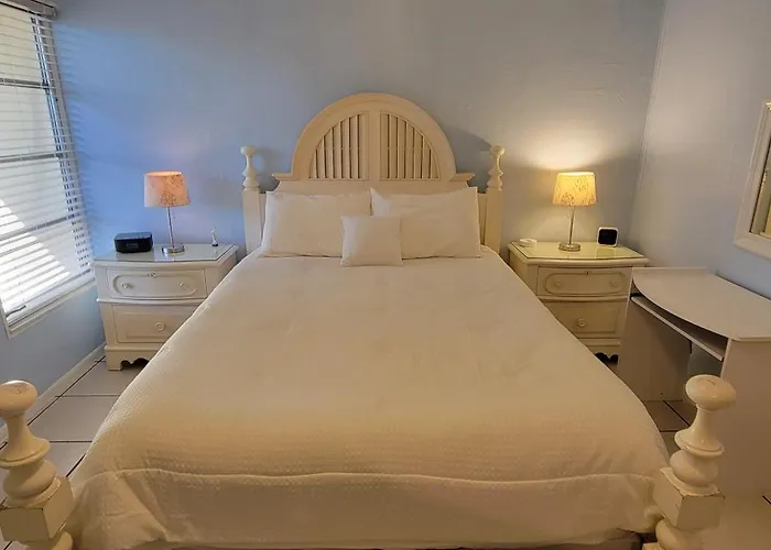 Siesta Key Condo - On The Water !