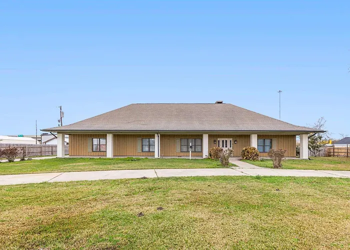 Modern Spacious 3 Bedroom Home