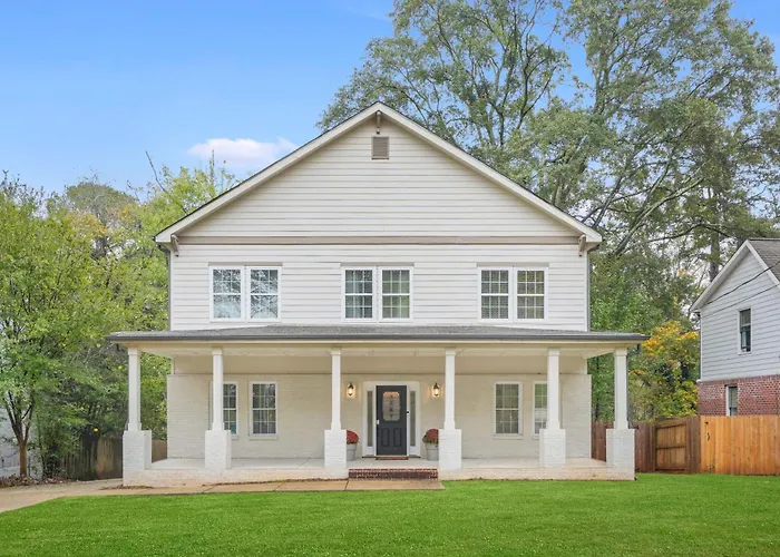 Atlanta Gem Near Mercedez Benz Stadium & Stone Mtn Prk