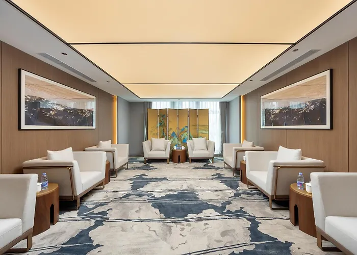 Golden Tulip Qingdao Hongdao Exhibition Center Hotel