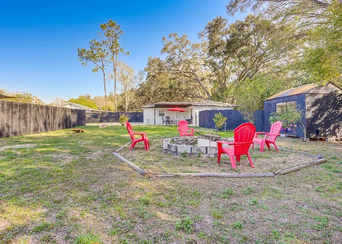 Vibrant Tampa Home: Perfect For Long Stays!