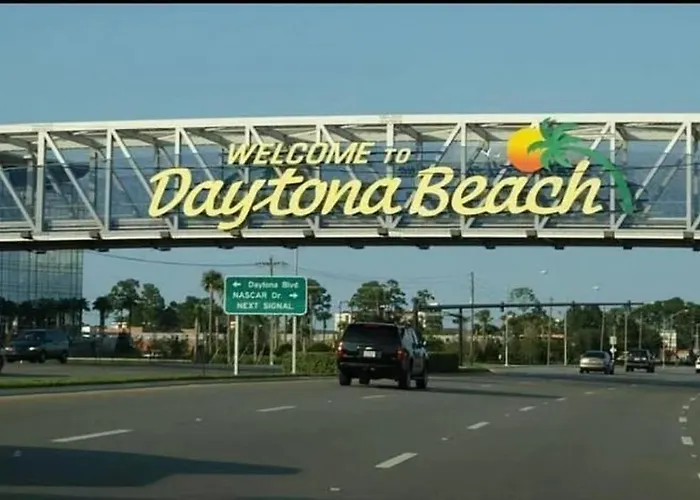 Ocean View Studio Condo W Heated Pool Private Balcony Free Parking