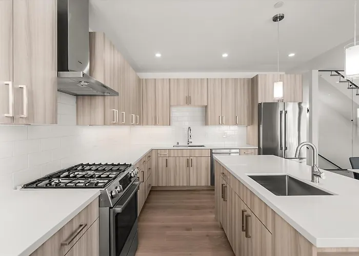 Woodside Condos Unit 914