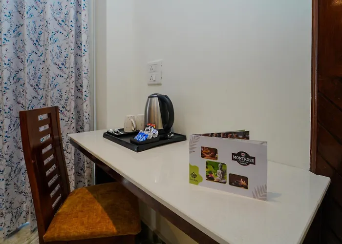 Hotel Kasauli View !! Balcony Rooms ! Terrace ! Restaurant ! Main Highway ! Garden !!