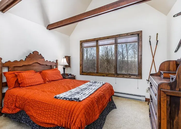 Cozy Retreat At Farmstead
