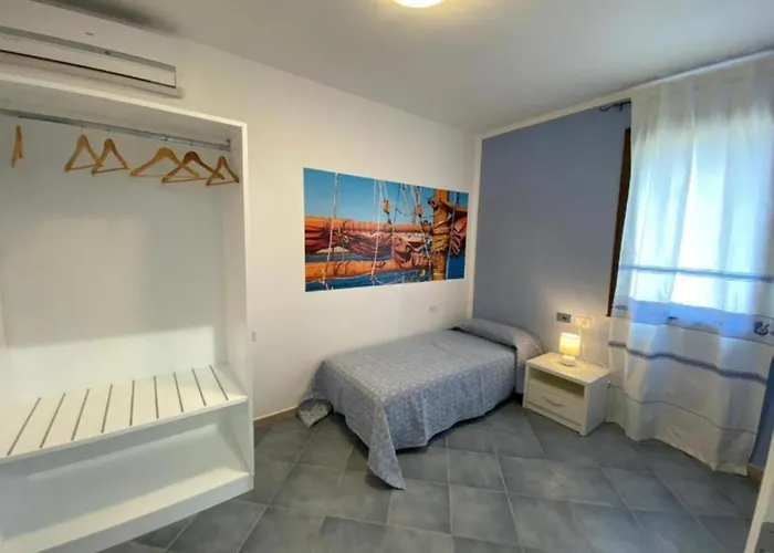 Hotel On The Promenade Of Stintino, Rooms With Air Conditioning And Private Bathroom