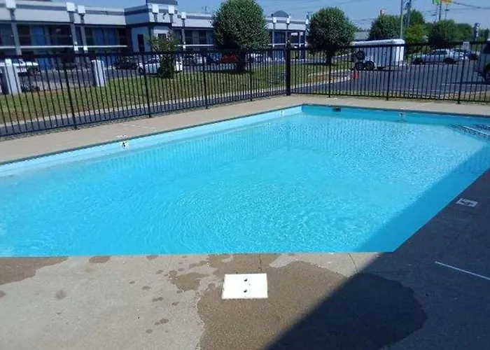 Howard Johnson By Wyndham Clarksville Tennessee