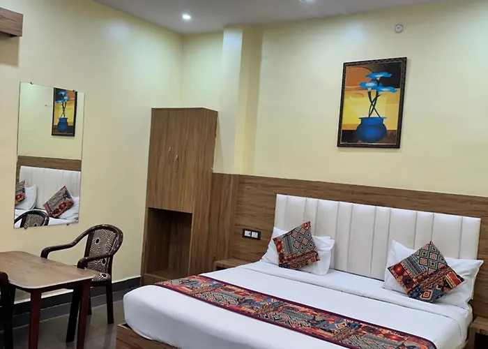 Hotel Madhav Palace Near By Railway Station- 500M Only!