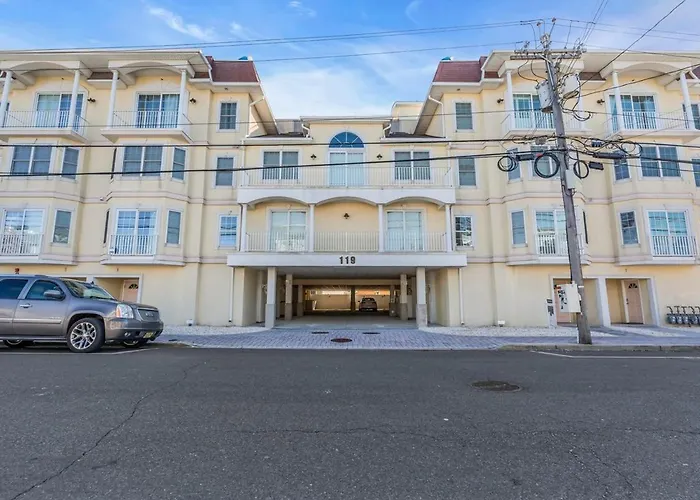 Rooftop Townhouse With 360 Views And Free Parking