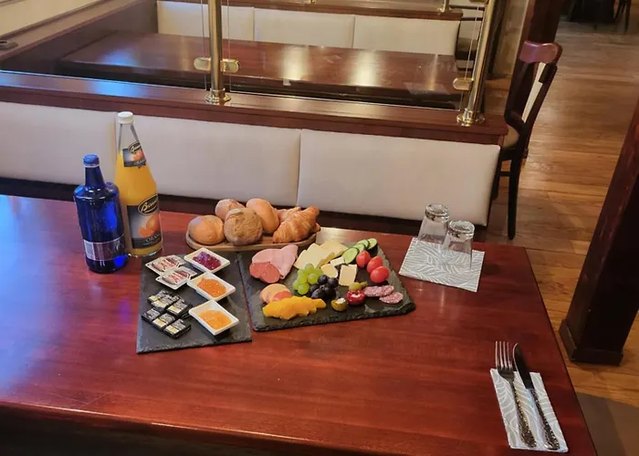 HOTEL RITTERS WEINSTUBEN kaffe restoran MERSEBURG
