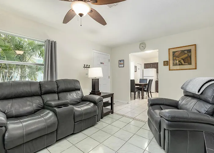 Close To Clearwater Beach And Honeymoon Island!