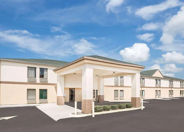 Super 8 By Wyndham Galesburg