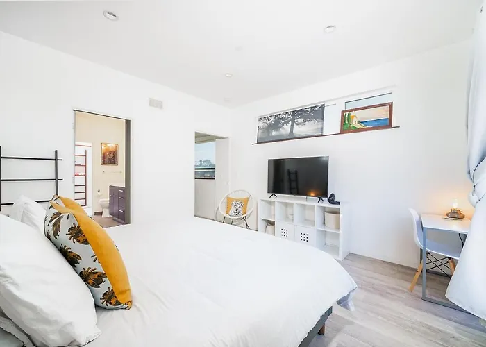 Brand New Condo 1 Block From Beach - Pet Friendly