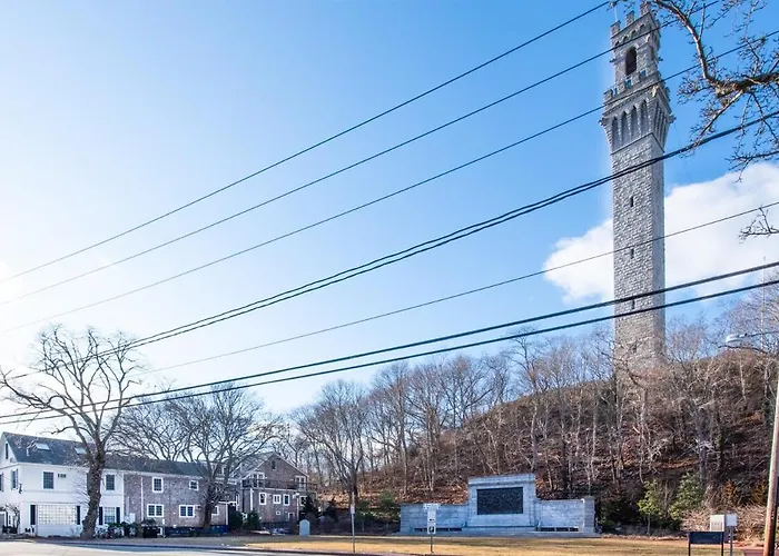 Renovated, Modern Downtown Loft