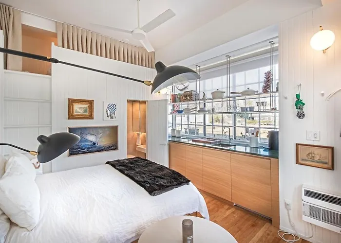 Renovated, Modern Downtown Loft
