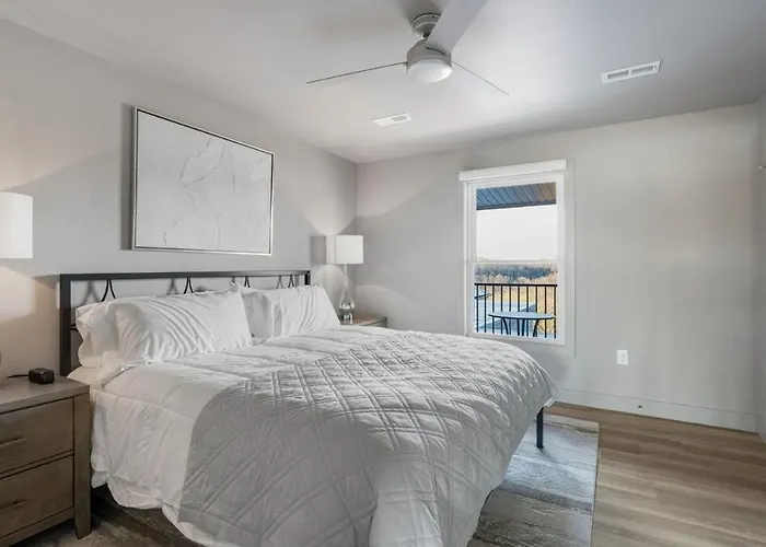 Luxury Apartment On The Strip!