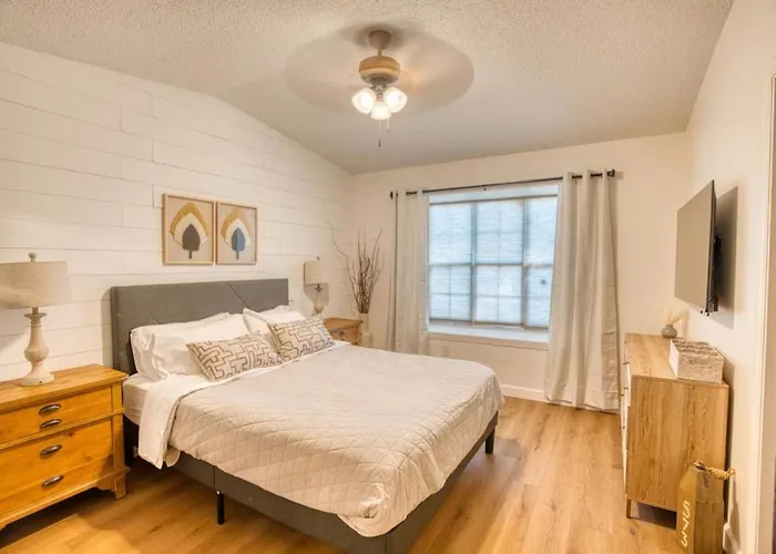 Travel For Work - Stylish 3 Bdr - Southern Georgia