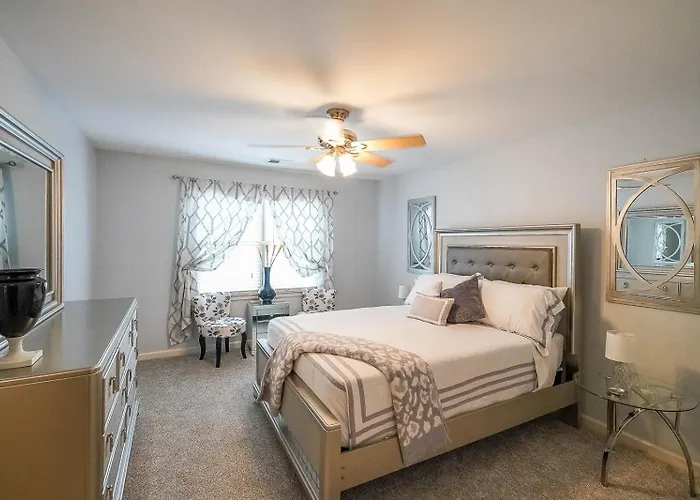 Luxury 6-Bedroom In All Lakes, Acworth, Ga