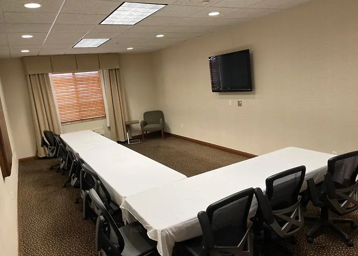Holiday Inn Express Hotel & Suites Howell By Ihg