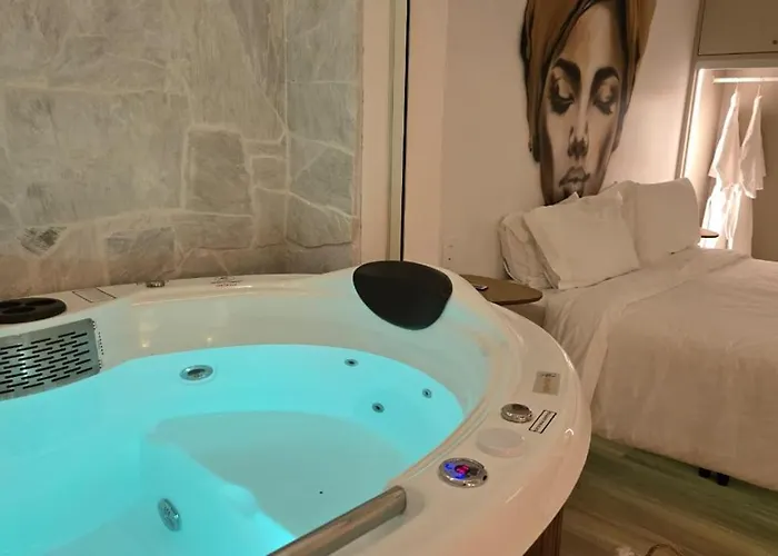 Up Hotel Boutique