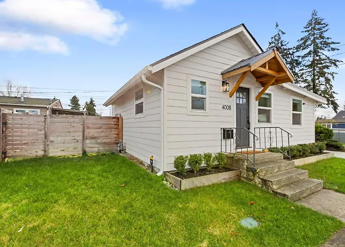 Cozy Bungalow Home 2Br, 1Ba - 9 Min To Tacoma Dome