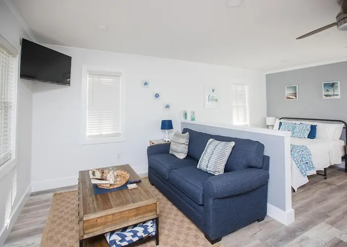 Seahorse Studio - A Downtown Retreat