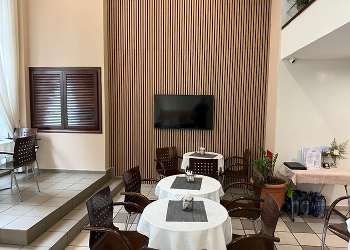 Glaros Hotel