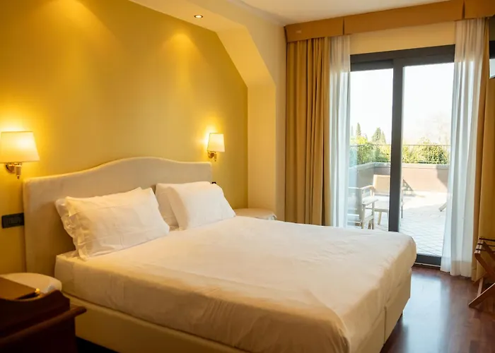 Admiral Hotel Villa Erme