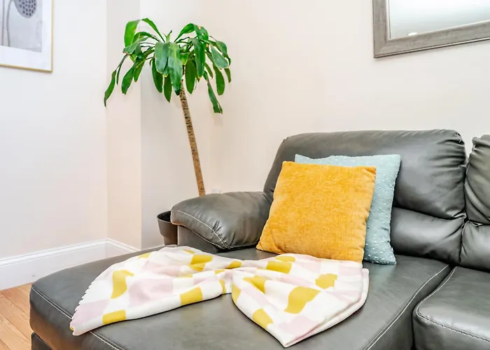 Bright 3Br Quincy Townhouse W Laundry, Bathtub & Near Red Line 41