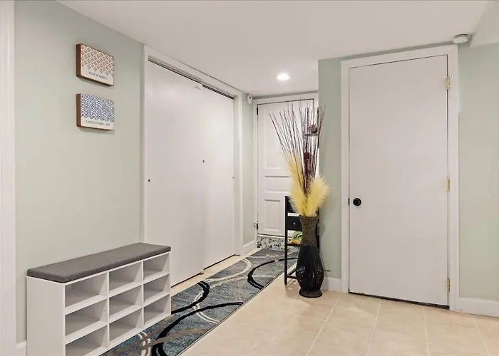 Modern Garden Apartment Steps To The Beach