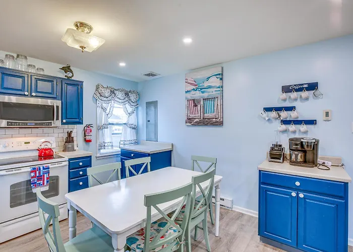 Beach House W/ Private Pool In North Wildwood