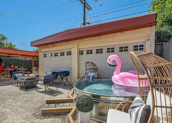 La Karaoke Fire Pit Ping-Pong Cowboy Pool