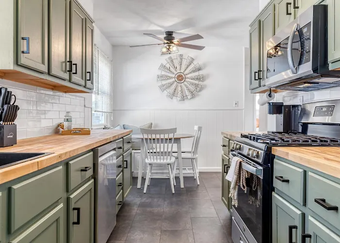 Western Wentzville Bungalow By Staylage